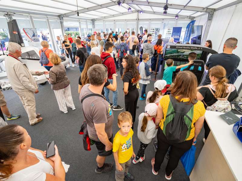 Prvý deň na ITAPA EXPO prilákal na nábrežie Dunaja tisíce návštevníkov